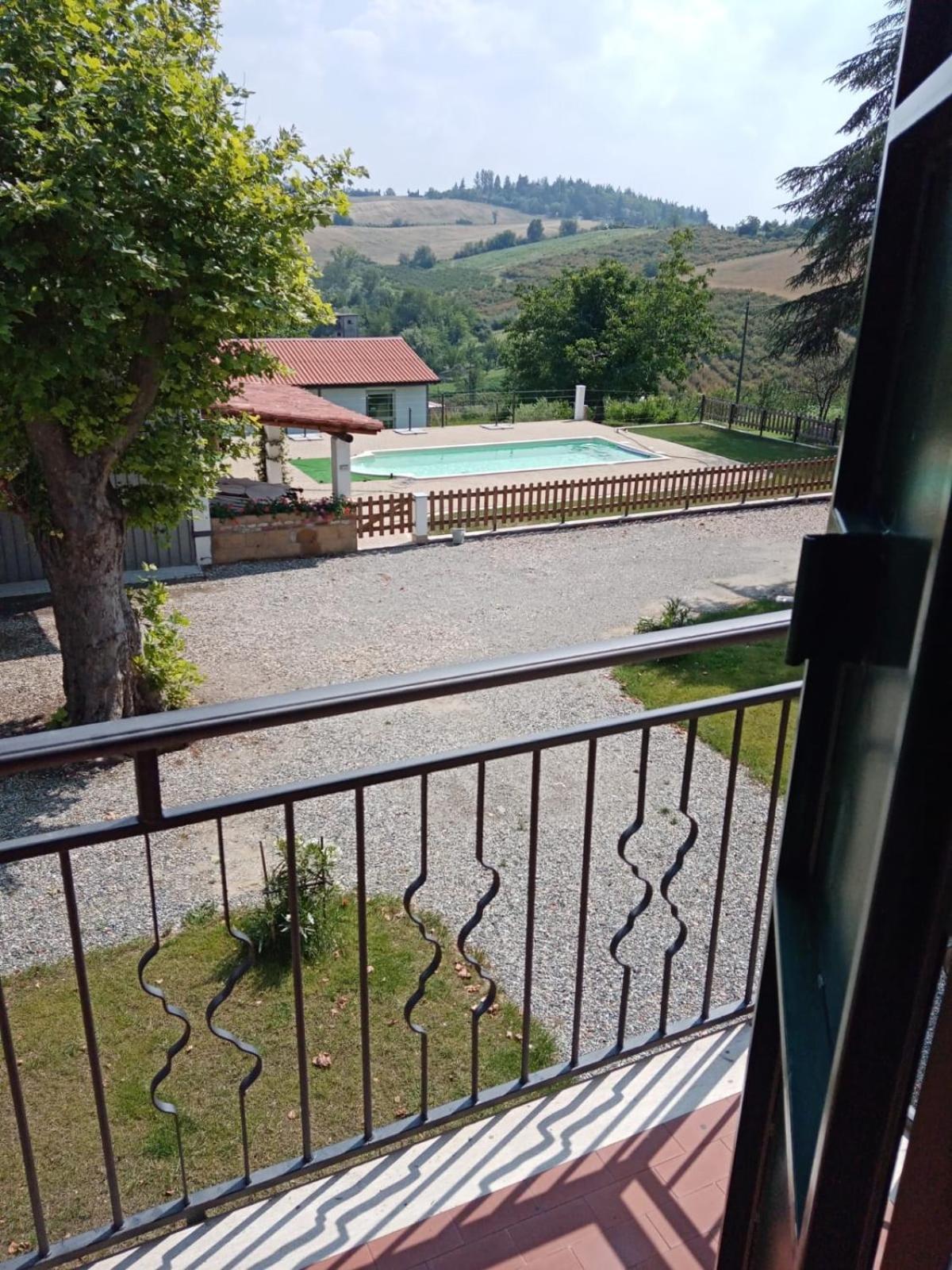 Cascina Pelizza Apartment กาซาเล มอนแฟร์ราโต ภายนอก รูปภาพ